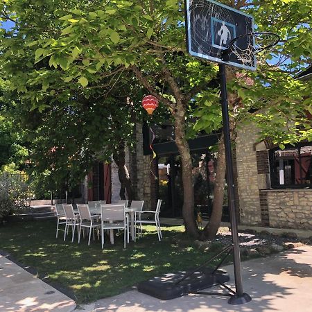 مبيت وإفطار Saint-Maurice-le-Vieil Le Rouge & Blanc المظهر الخارجي الصورة